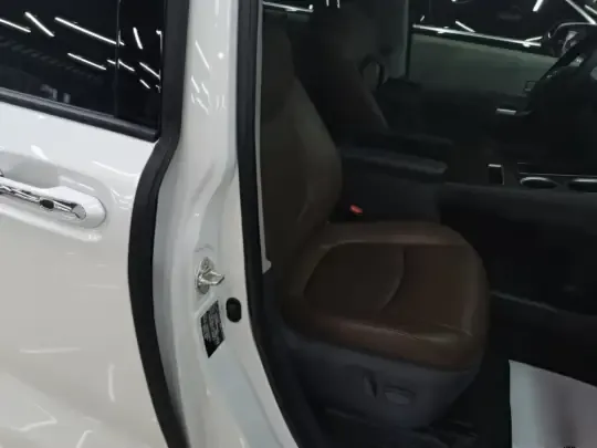 Toyota Granvia 2024 (35600 км)
