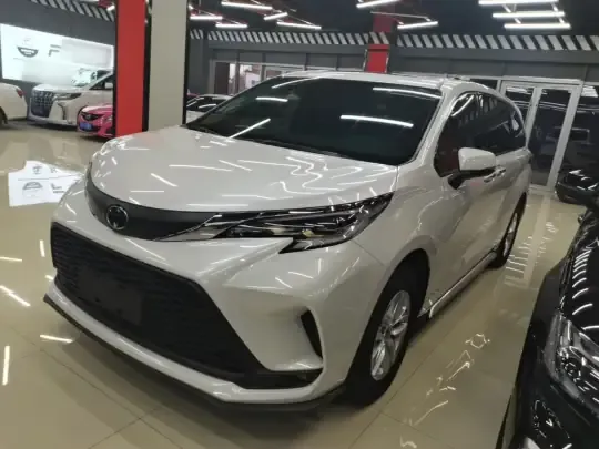 Toyota Granvia 2024 (35600 км)