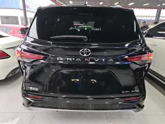 Toyota Granvia 2024 (31000 км)