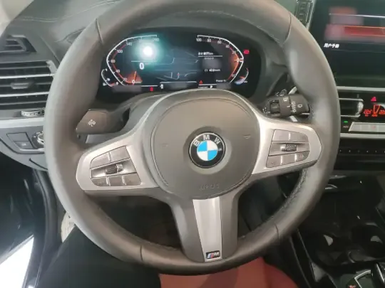 BMW X3 2023 (8200 км)