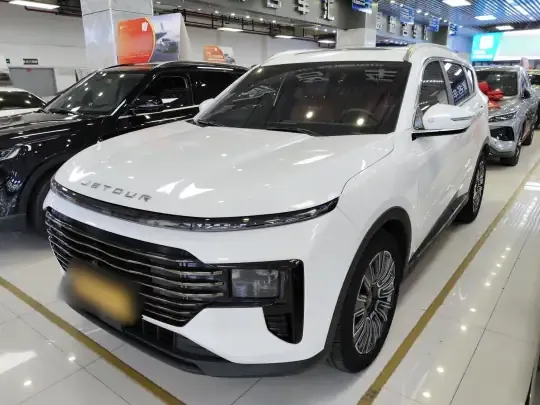 JETOUR X70 PLUS 2025 (9600 км)