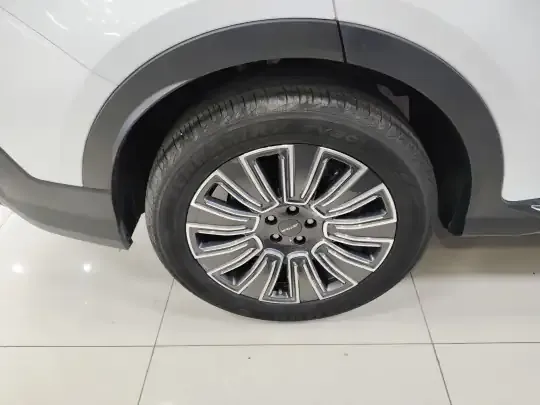 JETOUR X70 PLUS 2025 (9600 км)