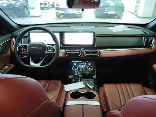 JETOUR X70 PLUS 2025 (9600 км)