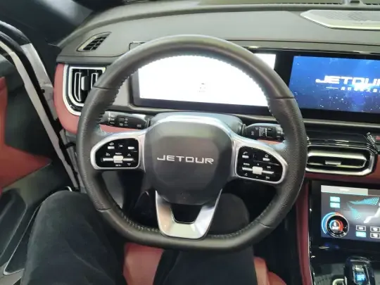JETOUR X70 PLUS 2025 (9600 км)