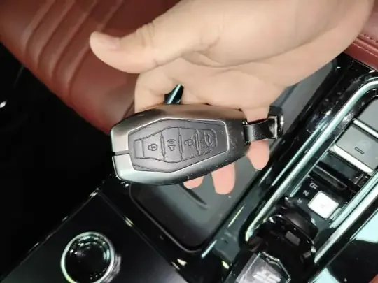 JETOUR X70 PLUS 2025 (9600 км)
