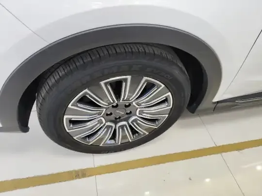 JETOUR X70 PLUS 2025 (9600 км)