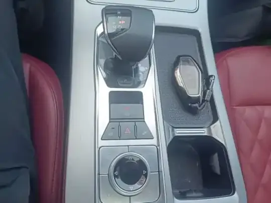JETOUR X70 PLUS 2024 (5400 км)
