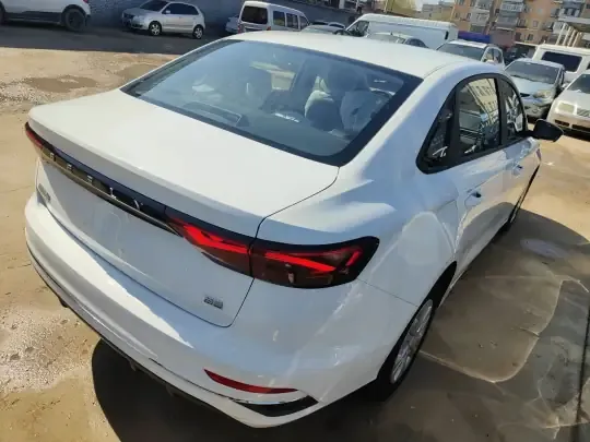 Geely Auto Emgrand 2025 (100 км)