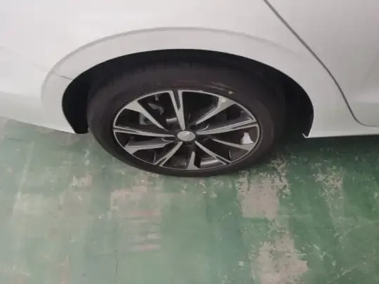 Geely Auto Emgrand 2025 (800 км)