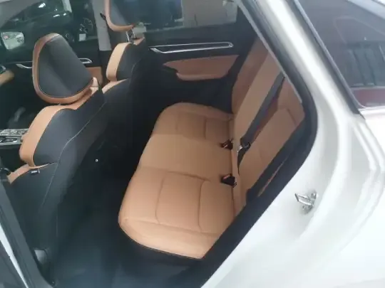 Geely Auto Emgrand 2025 (800 км)
