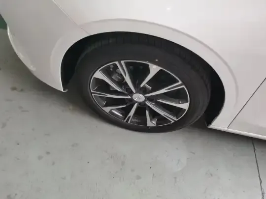 Geely Auto Emgrand 2025 (800 км)