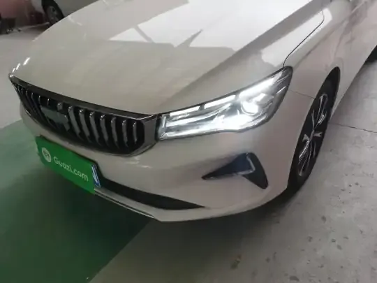 Geely Auto Emgrand 2025 (800 км)