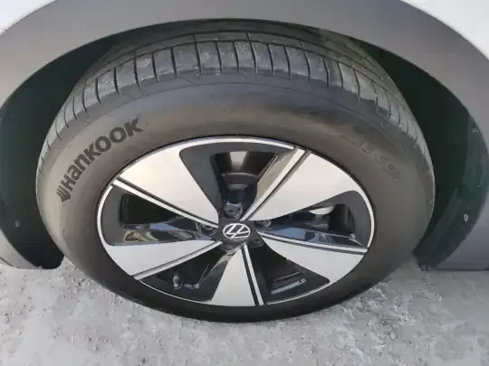 Volkswagen ID,4 X 2025 (15800 км)