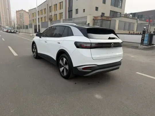 Volkswagen ID,4 X 2025 (15800 км)