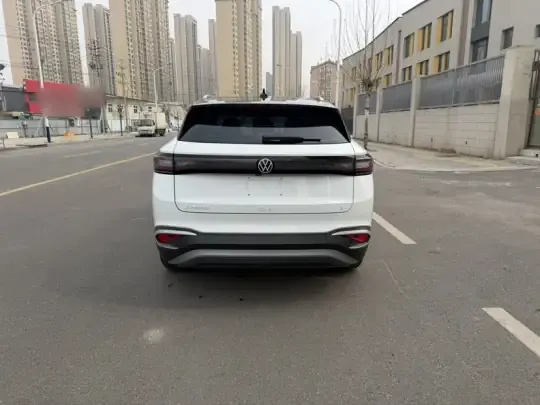 Volkswagen ID,4 X 2025 (15800 км)