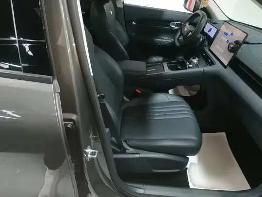 Geely Galaxy E5 2024 (4300 км)