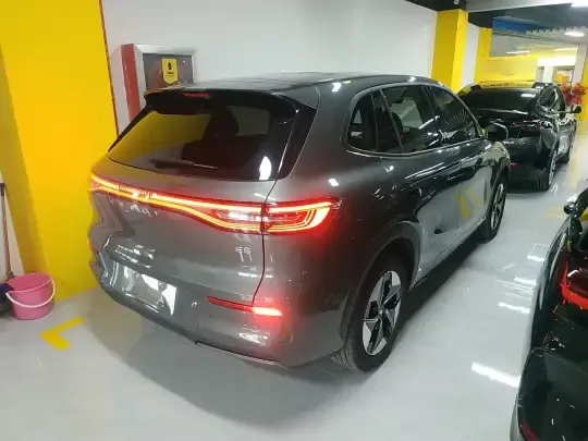 Geely Galaxy E5 2024 (4300 км)