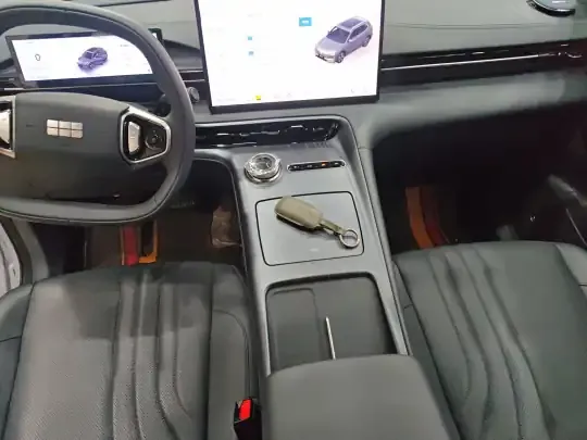 Geely Galaxy E5 2024 (15500 км)