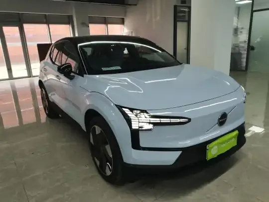 Volvo EX30 2025 (100 км)