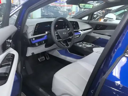 Cadillac OPTIQ 2024 (100 км)