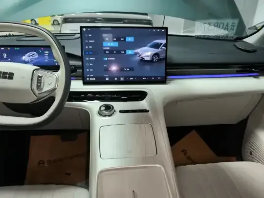 Geely Galaxy E5 2024 (9400 км)
