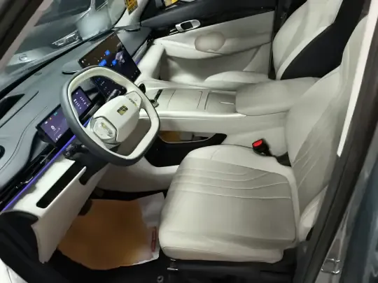 Geely Galaxy E5 2024 (9400 км)