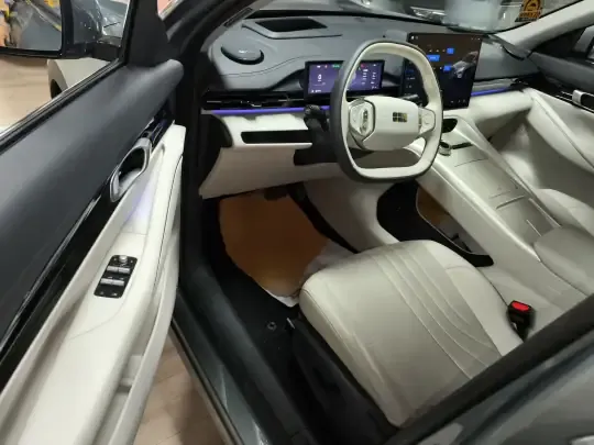 Geely Galaxy E5 2024 (9400 км)