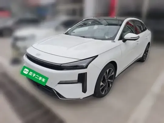 Geely Galaxy L6 2024 (16900 км)