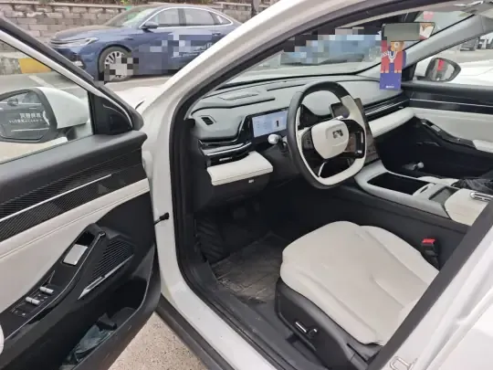 Geely Galaxy L6 2024 (16900 км)