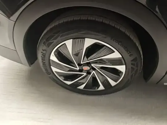 Hongqi HS7 PHEV 2024 (25099 км)
