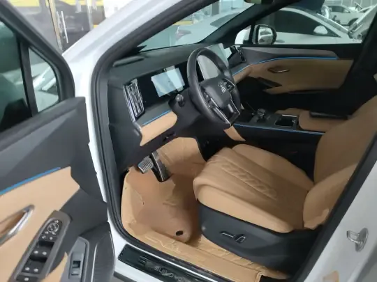 BYD Song L DM-i 2024 (27400 км)