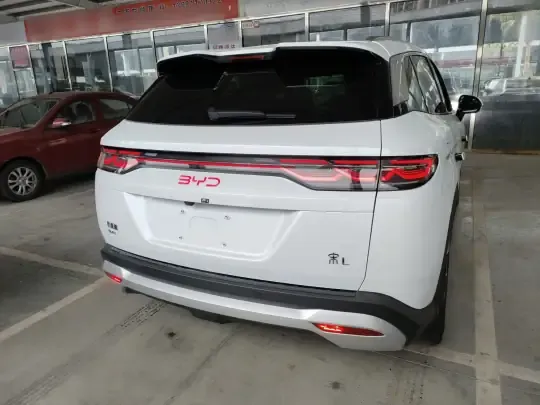 BYD Song L DM-i 2024 (27400 км)