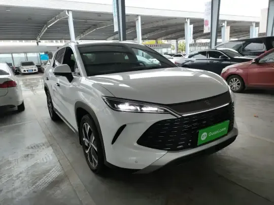 BYD Song L DM-i 2024 (27400 км)