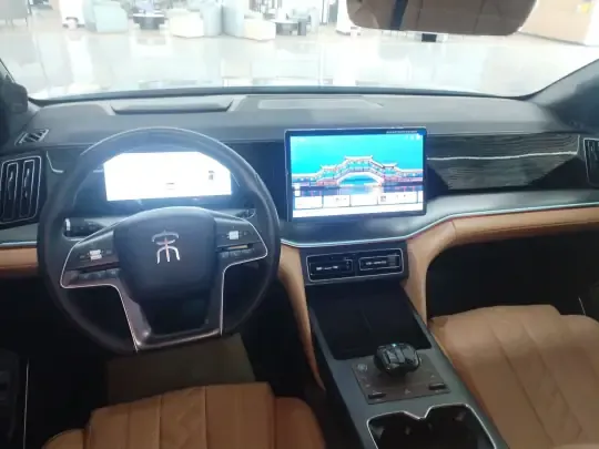 BYD Song L DM-i 2024 (8700 км)