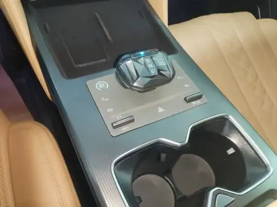BYD Song L DM-i 2024 (8700 км)