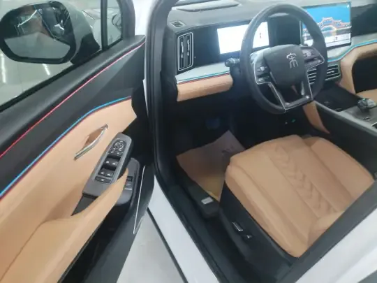 BYD Song L DM-i 2024 (8700 км)