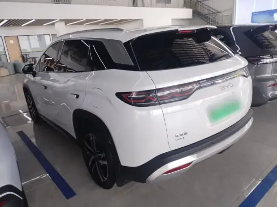 BYD Song L DM-i 2024 (8700 км)