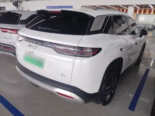 BYD Song L DM-i 2024 (8700 км)