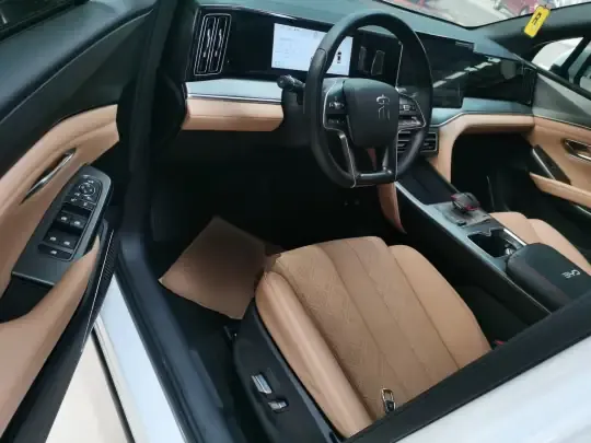 BYD Song L DM-i 2024 (18100 км)