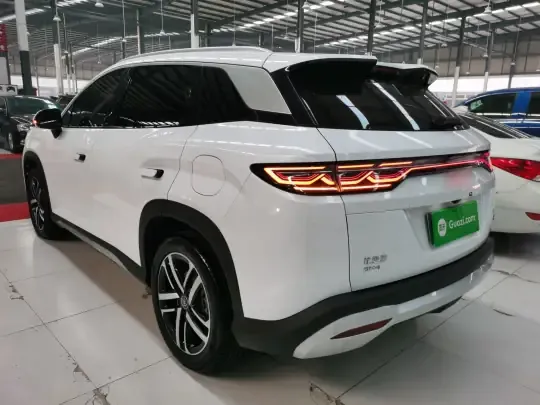 BYD Song L DM-i 2024 (18100 км)