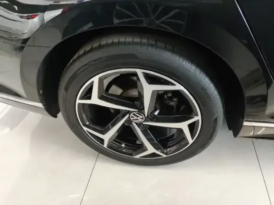Volkswagen Magotan 2024 (74800 км)
