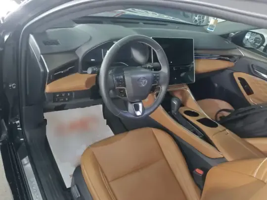 Toyota Avalon 2024 (17300 км)