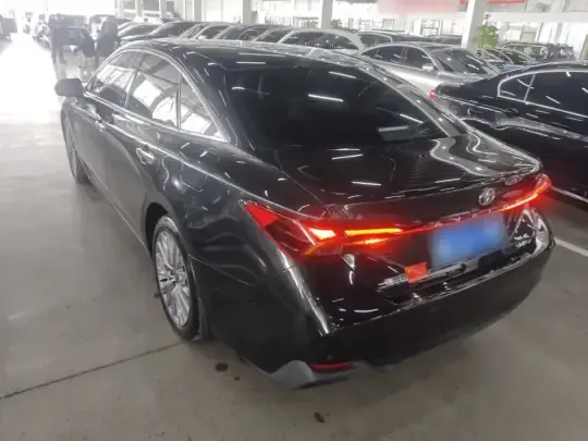 Toyota Avalon 2024 (17300 км)