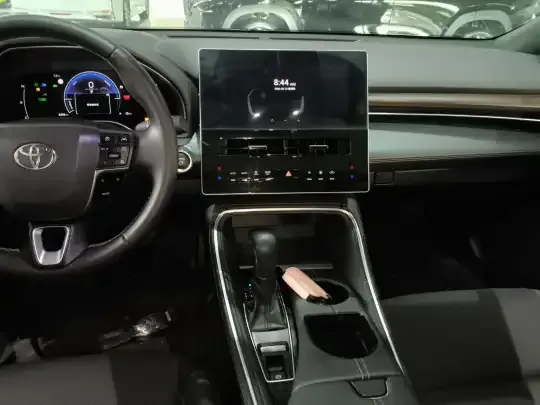 Toyota Avalon 2024 (6600 км)