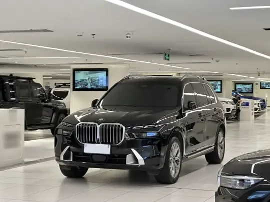 BMW X7 2024 (25000 км)