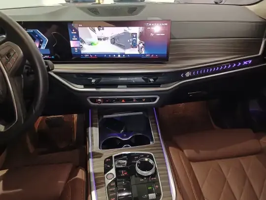 BMW X7 2024 (25000 км)