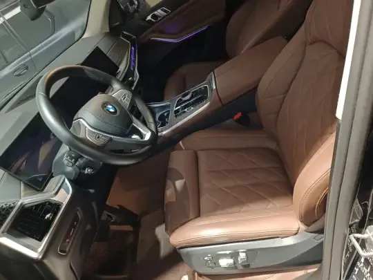 BMW X7 2024 (25000 км)