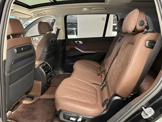 BMW X7 2024 (25000 км)
