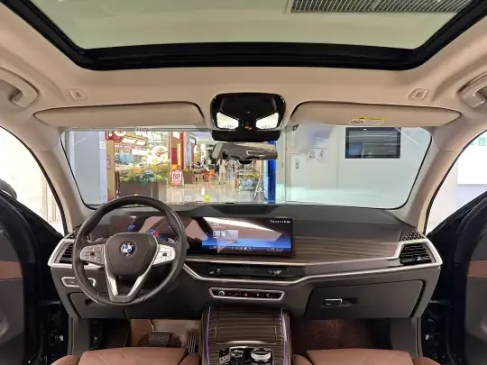 BMW X7 2024 (25000 км)