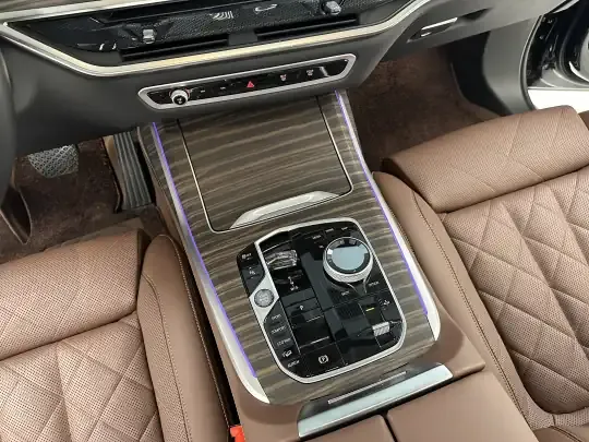 BMW X7 2024 (25000 км)